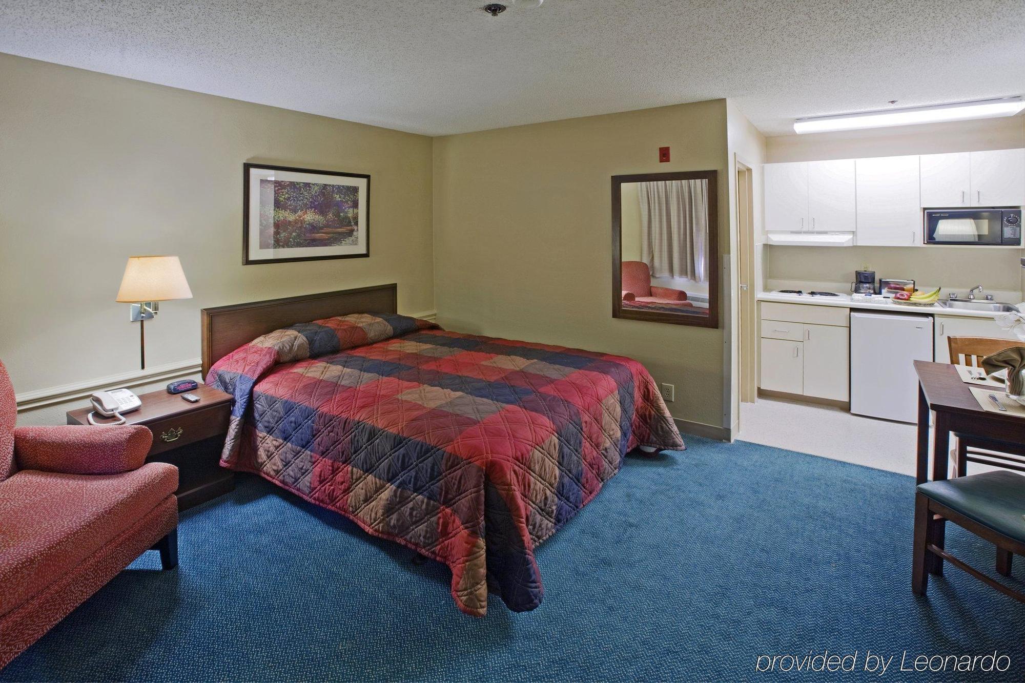 Hometowne Studios By Red Roof Spartanburg - Asheville Highway Southern Shops Номер фото